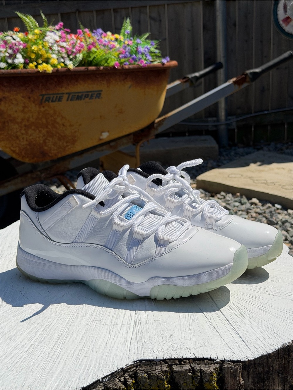 Jordan 11 legend blue low